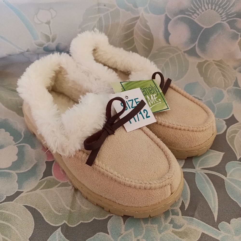 New Especially Me Girls Moccasin Slippers